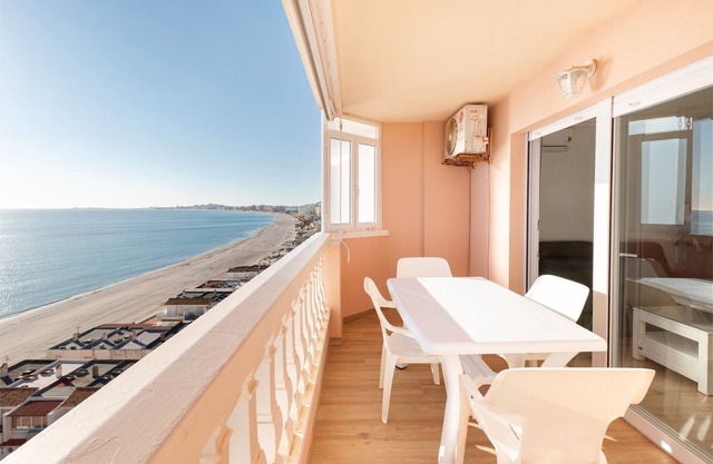 Apartment 'Isla Grosa' with Sea View, Wi-Fi and Air Conditioning