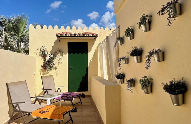 Apartment 1 min from the beach with large terrace