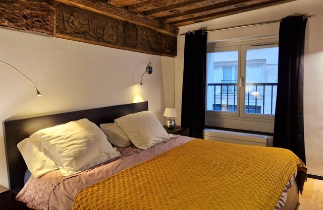 Apartment 2 bedrooms Standing in the hearth Saint Germain-Saint Sulpice-Odeon