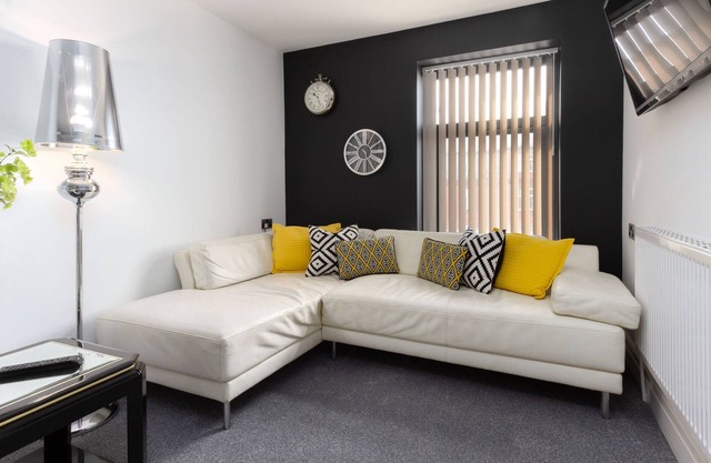 Apartment 202 - Salisbury