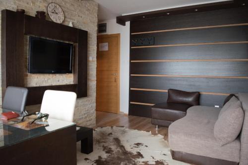 Apartment 204