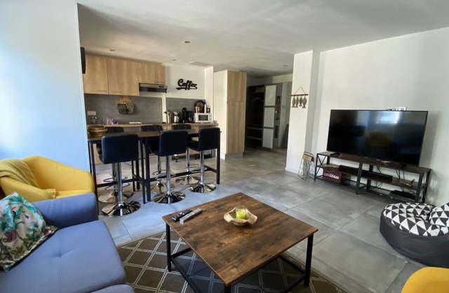 Apartment 5 min walk from the seaside 58m2 Parking space with pergola