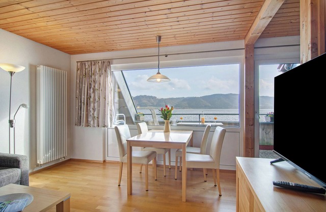 Apartment '8, 53qm, 1' with Shared Garden, Balcony and Wi-Fi