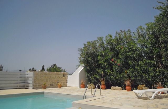 Apartment 80 m2 for 4 people, sea view, swimming pool, parking, washing machine
