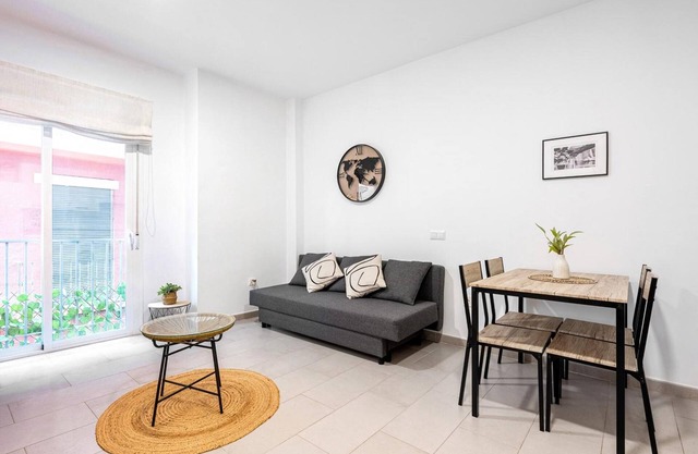 Apartment 'Apartamento Santiago En El Centro' with Wi-Fi and Air Conditioning