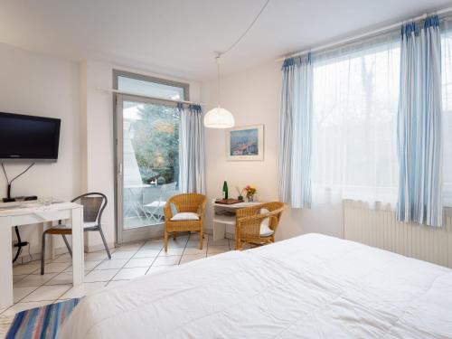 Apartment Appartement A12 by Interhome