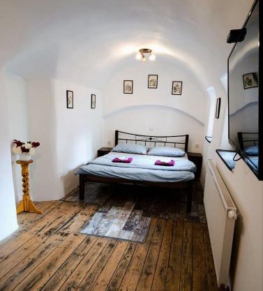 Apartment B B B