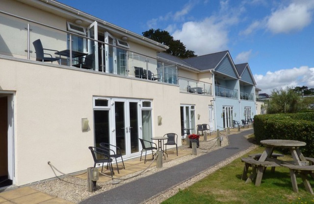 APARTMENT B1, family friendly, with a garden in Dawlish Warren