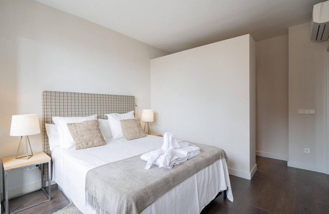 Apartment Chamartín Parking&Pool&Gym PXII92
