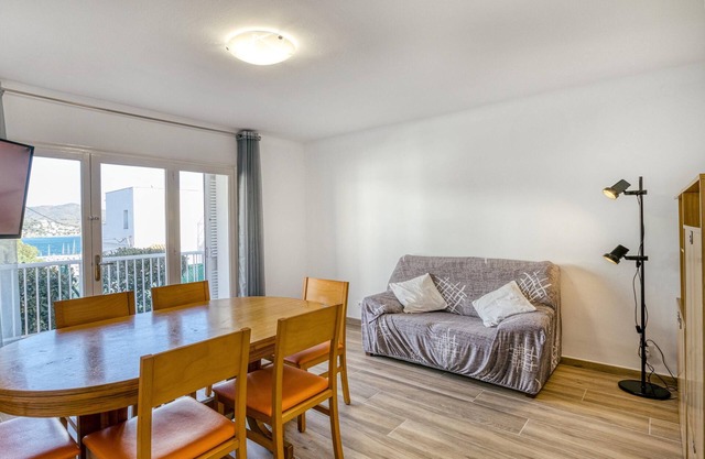 Apartment "con jardín y vistas al mar" with Sea View, Garden, Balcony & A/C