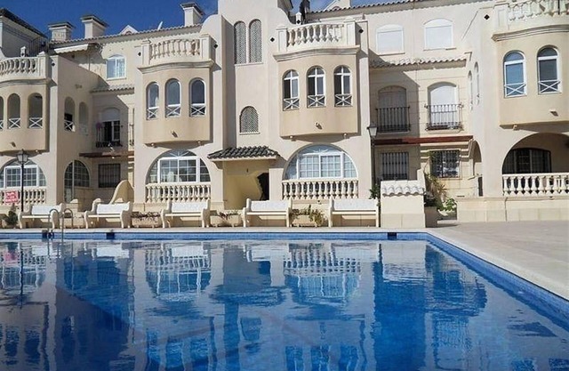Apartment 'Duquesa Beach ' with Sea View, Wi-Fi and Air Conditioning