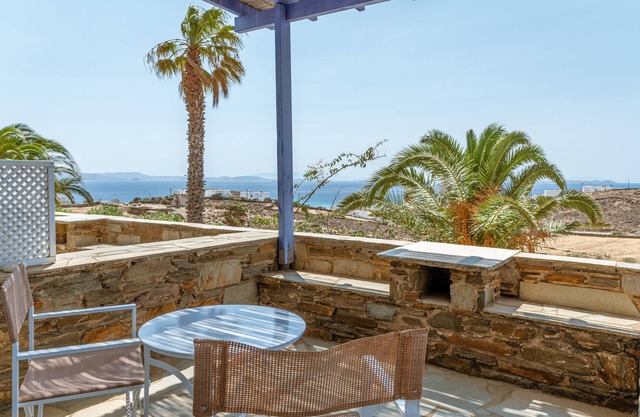 Apartment 'Ethelio Dilos' with Sea View, Wi-Fi and Air Conditioning