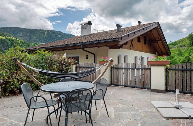 Apartment 'Emmerich Holzknecht' with Mountain View, Private Terrace and Wi-Fi