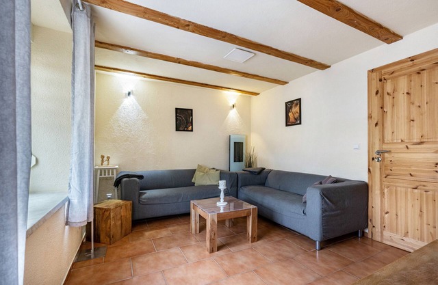 Apartment 'Ferienhaus Fichtelberg Apartement B' with Mountain View, Private Terrace and Wi-Fi