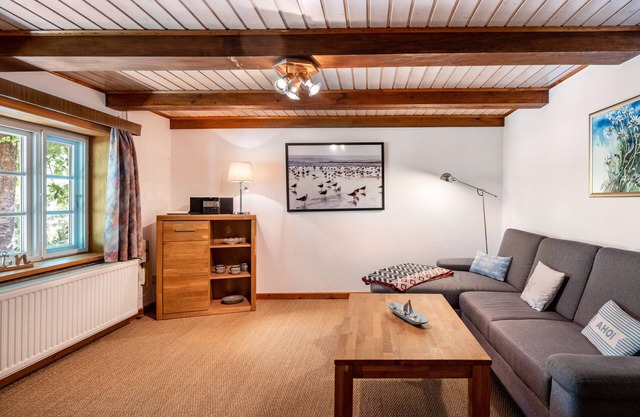 Apartment 'Fewo Gönke' with Private Garden and Wi-Fi