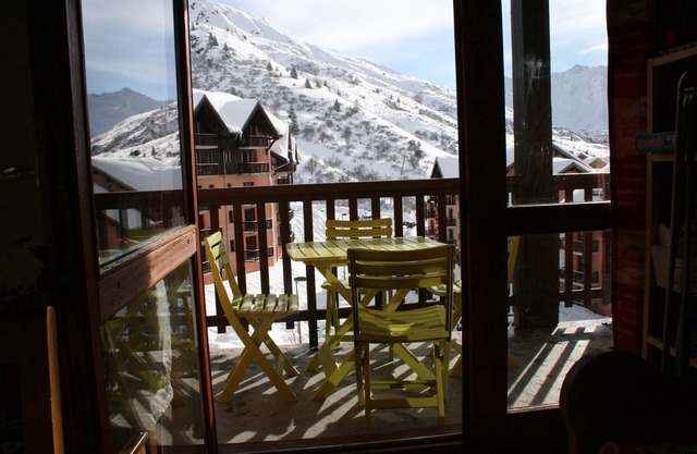 Apartment for 10 people with outside swimming pool great for summer alps holiday