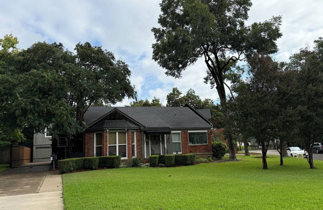 apartment for weekend getaway in FW . Walking distance to TCU football stadium.