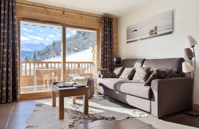 APARTMENT Le Yeti - 6 People - Skiing - CHAMPAGNY - LA PLAGNE - ARCS