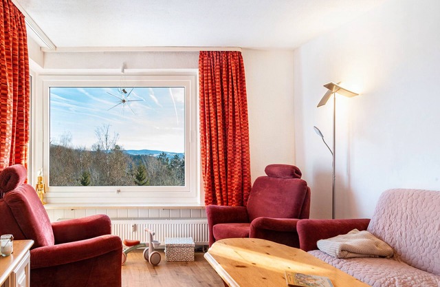 Apartment 'Fuchsenstein-Foxy' with Mountain View, Shared Garden and Balcony