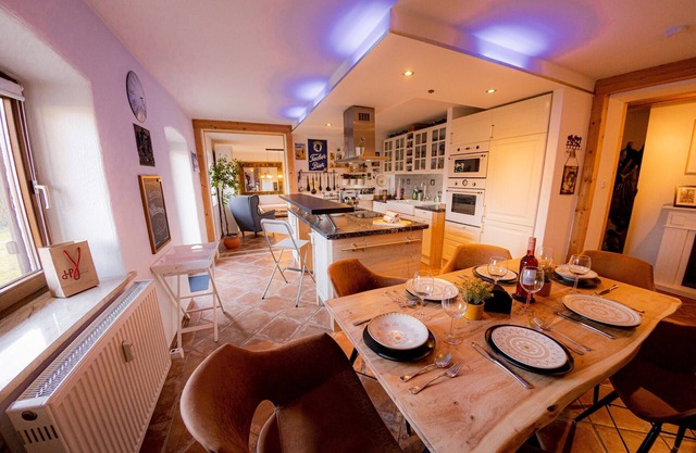Apartment 'Gemütliche Wohnung' with Mountain View, Shared Terrace and Wi-Fi