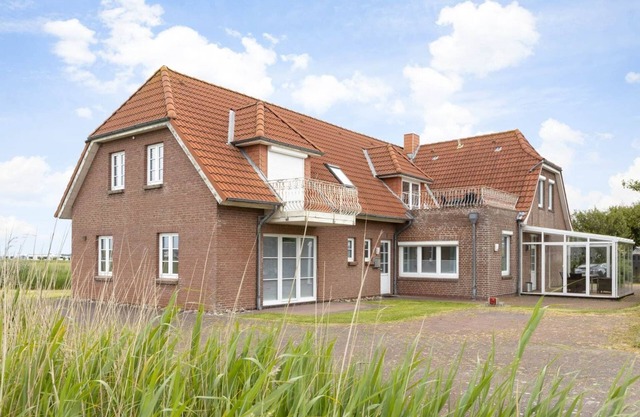 Apartment ground floor behind (ID 136)