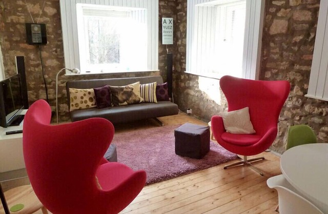 Apartment In Central Edinburgh, Scotland, In The Picturesque Dean Village
