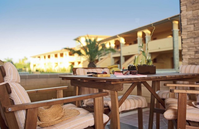 Apartment in residential complex with swimming pool 3 min drive from the sea