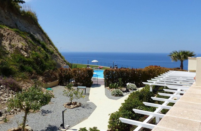 Apartment in Tropea With Sea Views & Pool