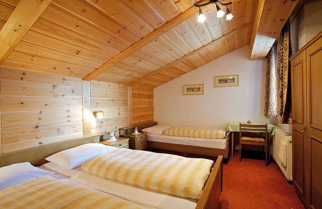 Apartment "Angerle Alm Apt Zwergenvolk" with Private Balcony, Shared Garden & Wi-Fi