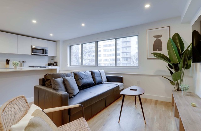 Apartment Just 10 Minutes Away to Airport