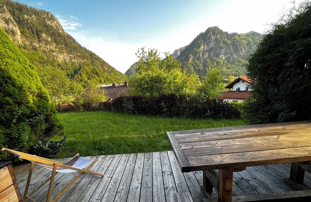 Apartment Kienberglblick mit Holzterrasse, Garten, Bergblick Inkl.chiemgau Karte