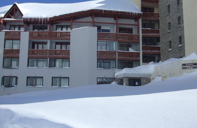 Apartment La Mongie 1900 3 bedrooms 8 people.