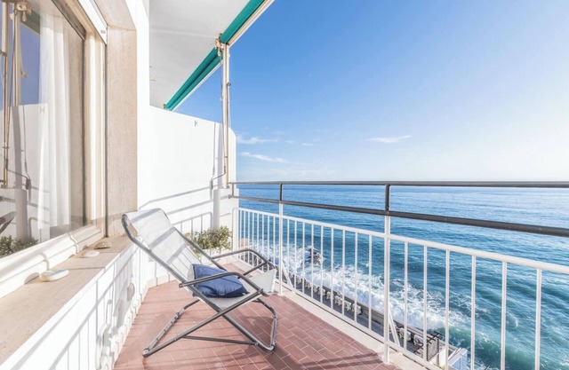 Apartment "La Finestra Sul Mare" with Sea View, Terrace, A/C & Wi-Fi