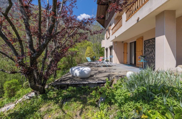 Apartment 'La Tour 74' with Mountain View, Private Terrace and Wi-Fi