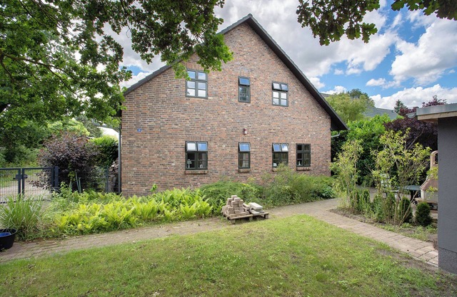 Apartment 'Landhaus Karlshagen Peenewiesen' with Private Terrace, Private Garden and Wi-Fi