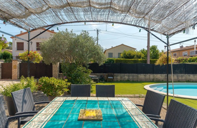 Apartment 'Les Cerisiers' with Shared Pool, Shared Terrace and Wi-Fi