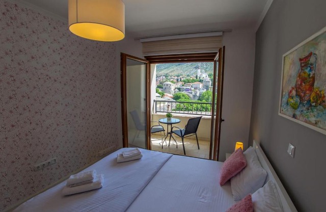 Apartment Light De Luxe - with Old Bridge view