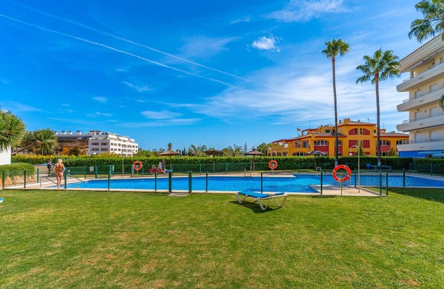 Apartment 'Marbella Ático las Vistas De Laia' with Sea View, Wi-Fi and Air Conditioning