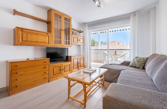 Apartment 'Mediterraneo 7' with Sea View, Wi-Fi and Air Conditioning