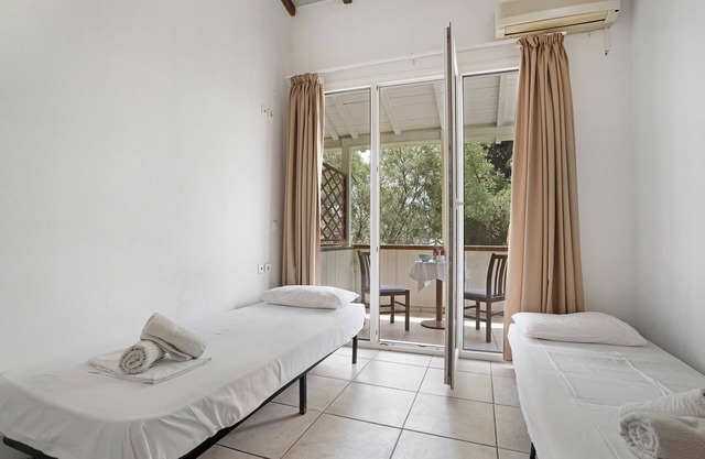 Apartment 'Mezoneta 4' with Sea View and Air Conditioning