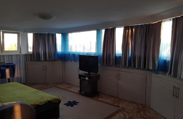 Apartment on Demenchuka 19