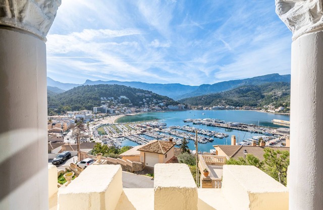 Apartment 'Petit Palau' with Sea View, Private Terrace and Wi-Fi