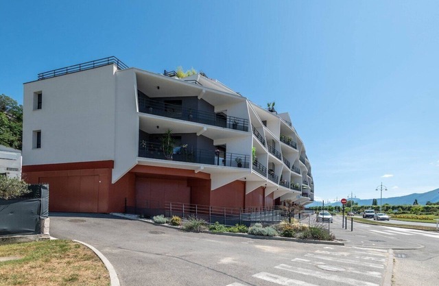 Apartment-Private Bathroom-Apartment
