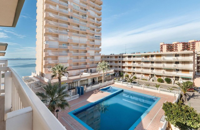 Apartment 'Recien Reformado 2' with Sea View, Shared Pool and Air Conditioning