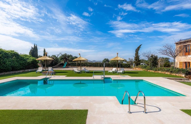 Apartment S Hort Can Capità Estudio Terraza 5 close to the Sea with Shared Pool & Wi-Fi