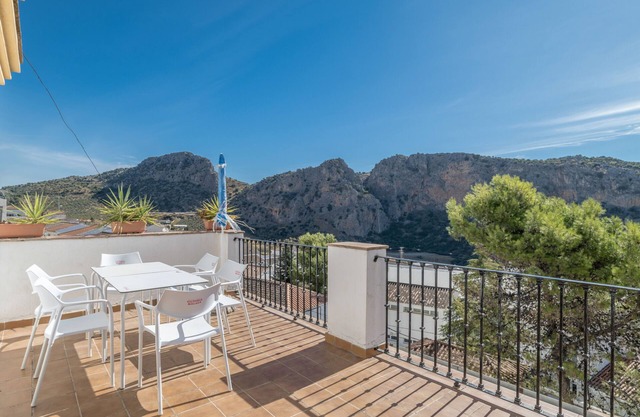Apartment 'Sierra Del Hacho Ático' with Mountain View, Private Terrace and Air Conditioning