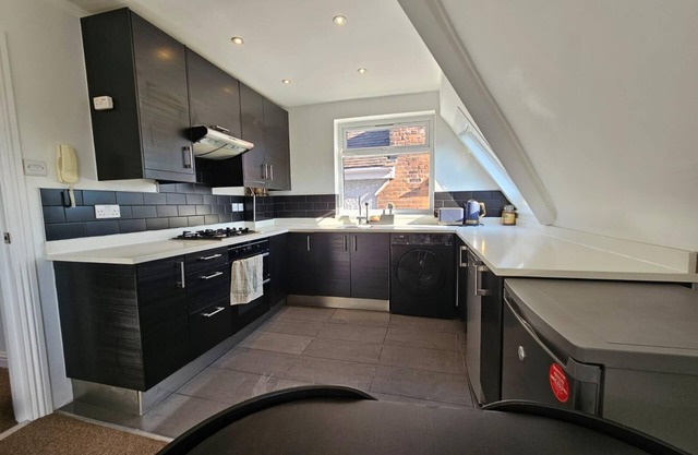 Apartment - Sleeps 4 & Free Parking