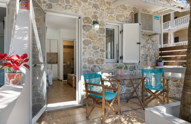Apartment 'Studio 8' with Mountain View, Wi-Fi and Air Conditioning