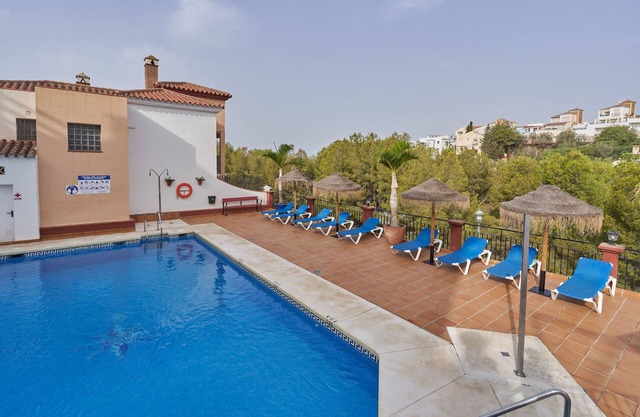 Apartment 'Superb Nerja' with shared pool, Wi-Fi, Air-Con, near Burriana Beach