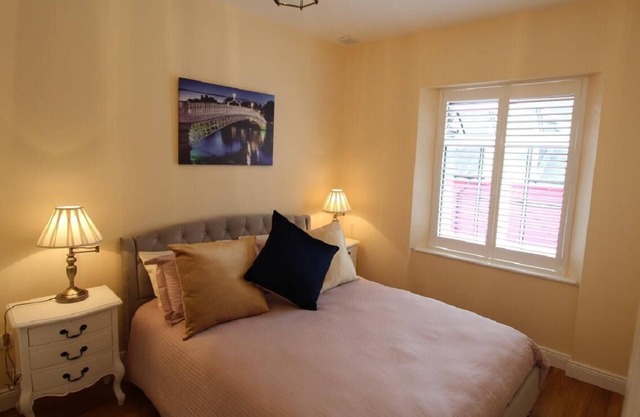 Apartment-Superior-Private Bathroom-Ref C